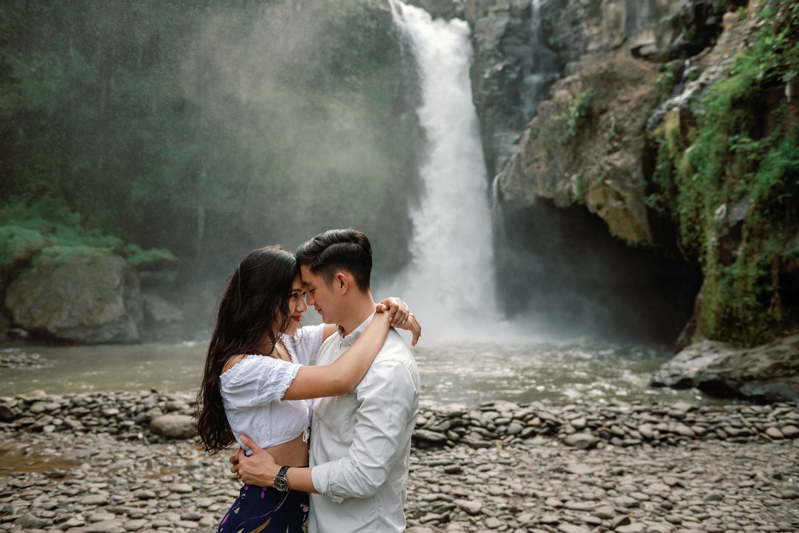 Rayner’s Honeymoon Photoshoot in Bali’s Waterfall